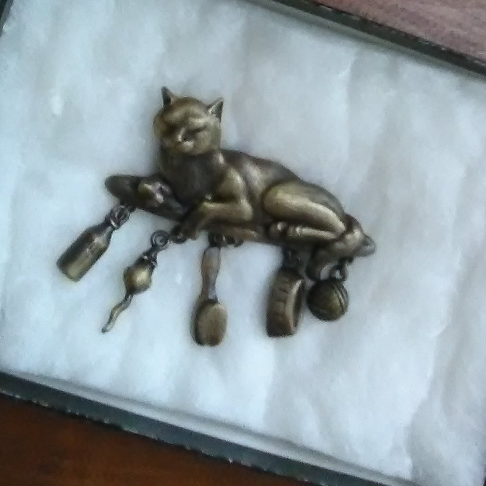 CAT PIN